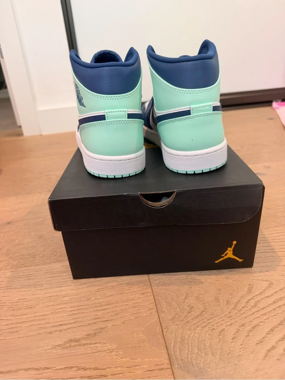 Jordan High Top - White / Navy / Teal